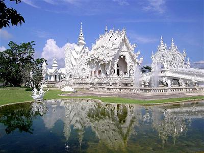 11. Wat Rong Khun (Chiang Rai, Thái Lan)